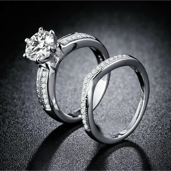 Jewelry - - 🌺 White Sapphire Round Cut 2 pc. Set in .9…
